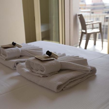 Hotel Confort Rimini Exterior photo