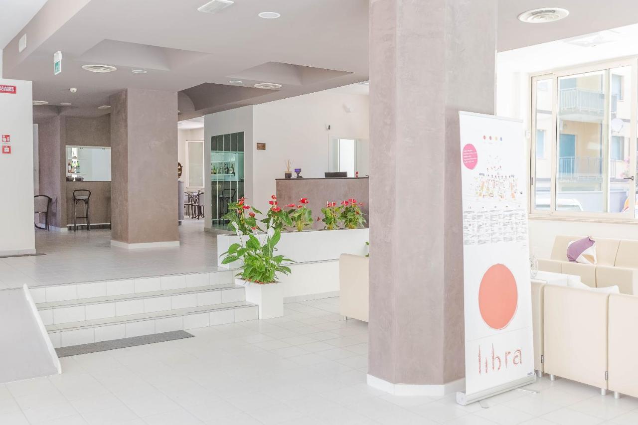 Hotel Confort Rimini Exterior photo