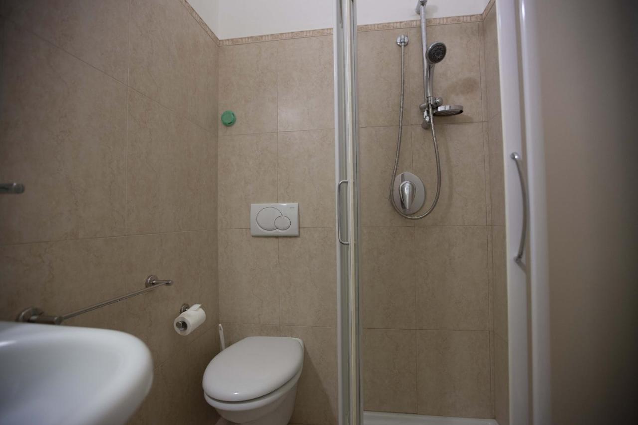 Hotel Confort Rimini Exterior photo